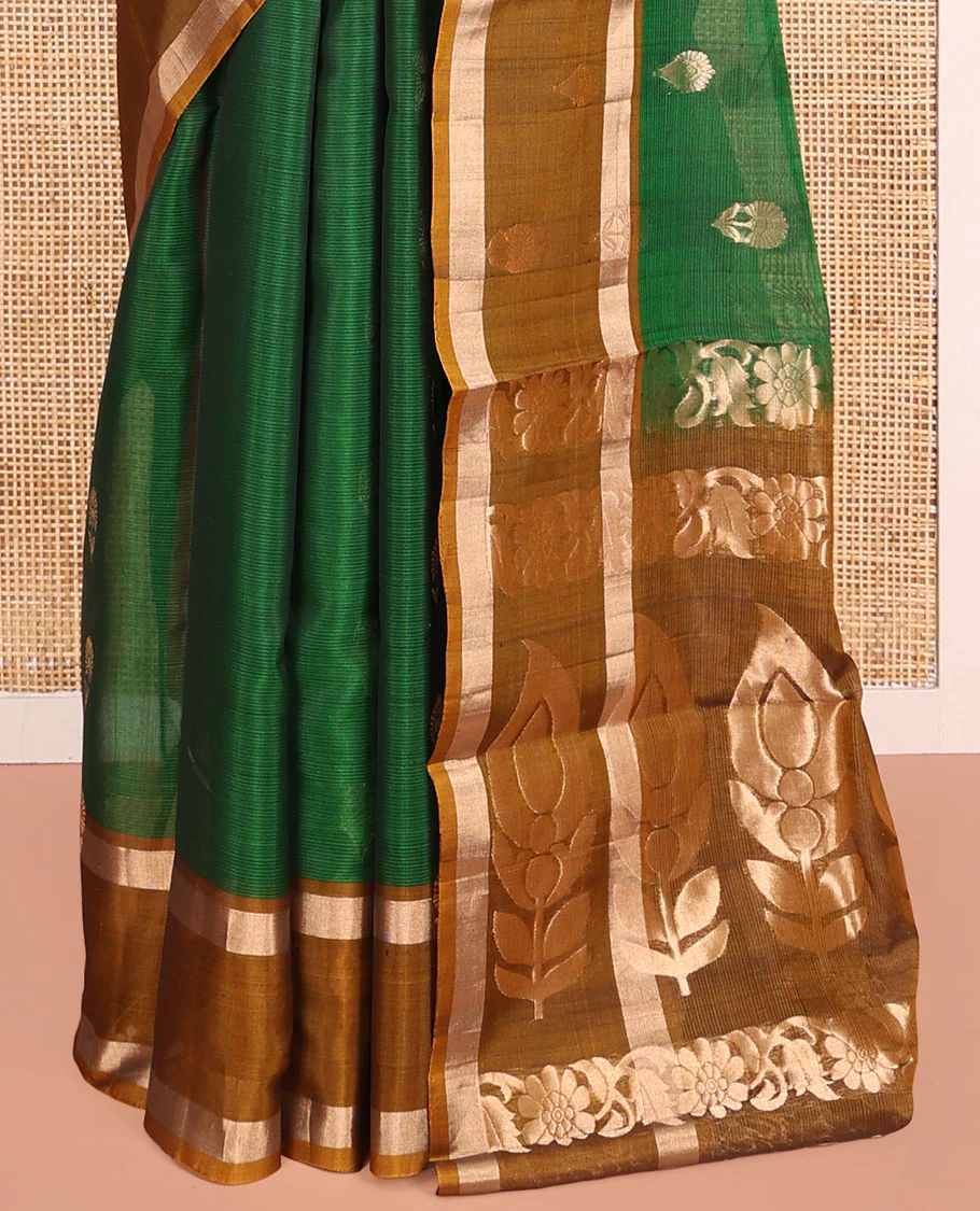 Green Silk Cotton Saree, Spotlighted with Floral Zari Buttas All Over Its Body, Complemented by a Contrast Zari Design Border, Pallu Features Floral and Paisley Designs, and Paired with a Contrast Blouse - Image 4