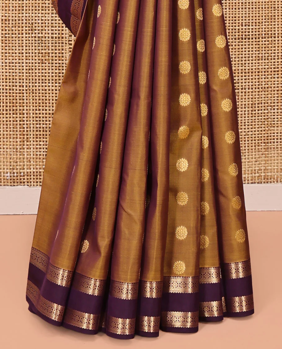 Green Vasundhara Lite Silk Mix Saree, Crafted with Kamalam Buttas All Over Its Body, Complemented by Contrast Rettai Pettu Border of Muthu, Kathir, and Kamalam Designs, Grand Jaal Pallu, and Paired with a Contrast Blouse - Image 4