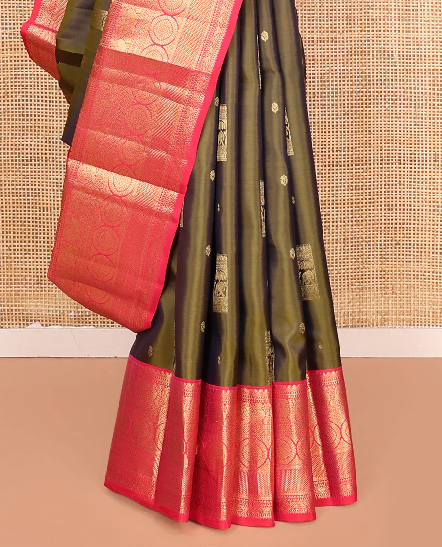 Green Vasundhara Silk Saree, Elevated with Zari Buttas on Its Body, Complemented by a Contrast Border of Thilakam Mokku, Muthu, Ara Maadam, Paisa, Kodi Visiry, and Annam Chakram Designs, Grandly Zari-Woven Pallu, and Paired with a Contrast Blouse - Image 4