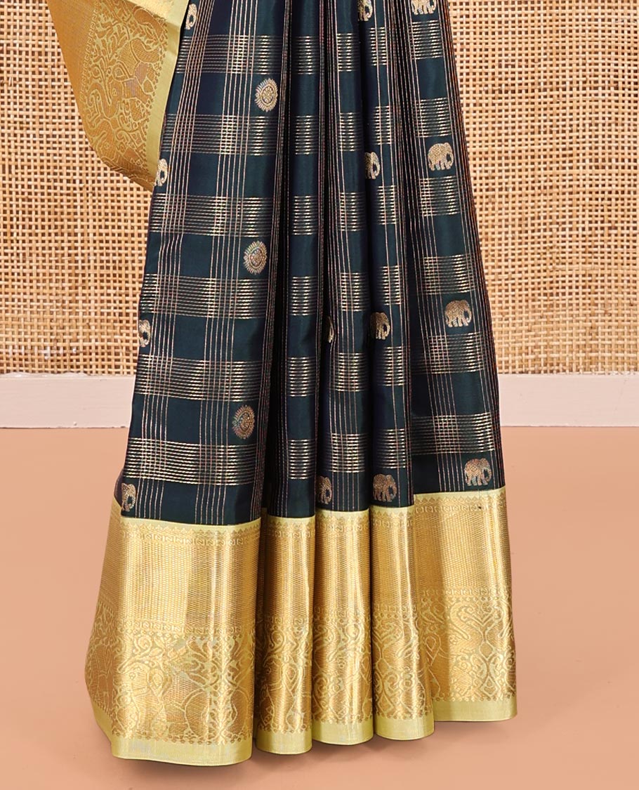 Green Vasundhara Silk Saree, Enriched with Zari Butta Enclosed Checked All Over Its Body, Complemented by a Contrast Border of Yaanai Designs, Intricately Designed Pallu, and Paired with a Contrast Blouse - Image 4