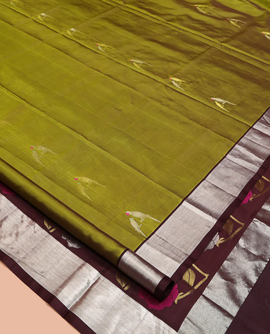 Green Venkatagiri Silk Saree, Mesmerized with Parrot Green All Over Its Body, Complemented by a Contrast Zari Border, Pallu Artfully Detailed with Rose Meenakari Designs, and Paired with a Matching Blouse - Image 2