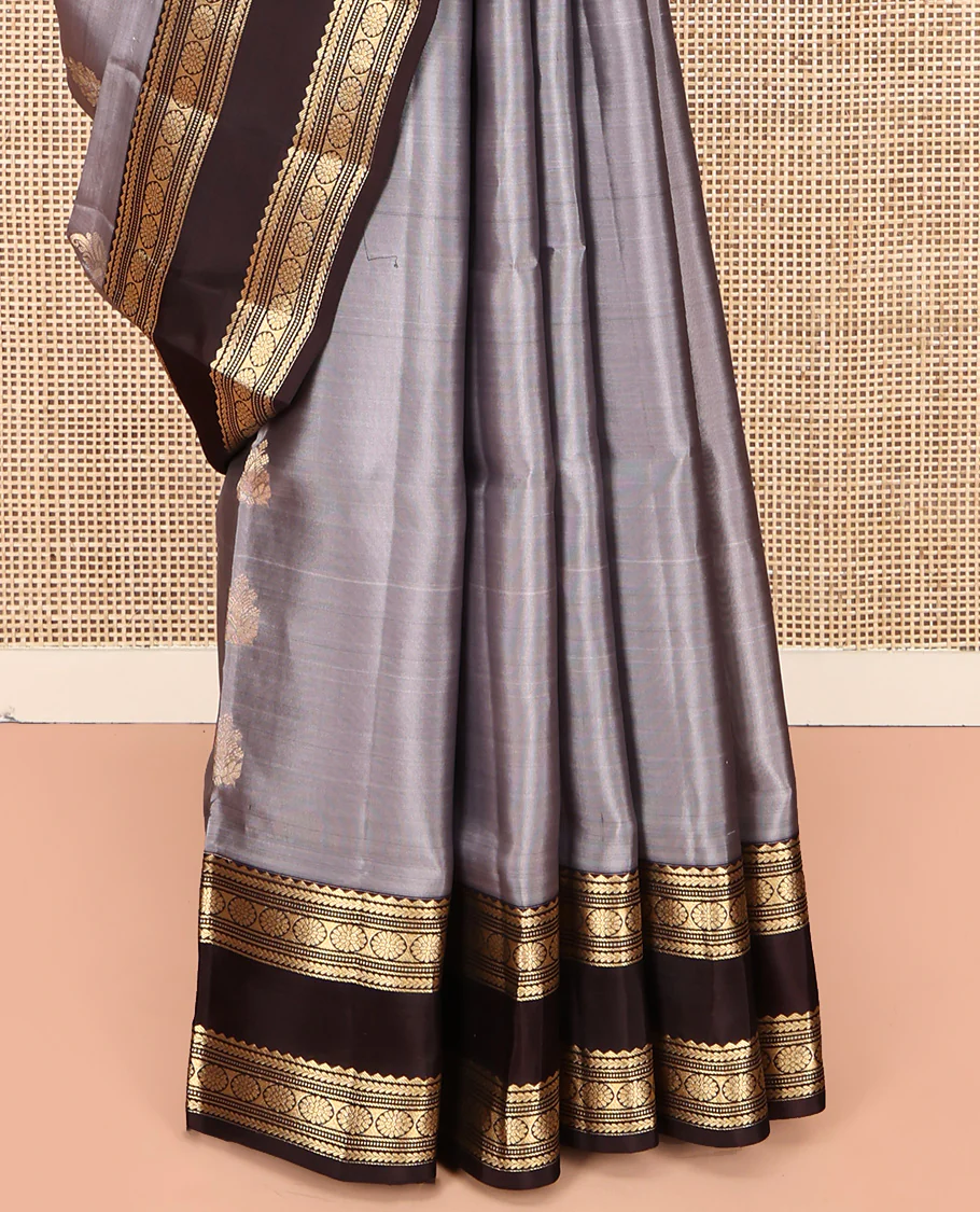 Grey Mayuri Lite Silk Mix Saree, Bedecked with Zari Buttas All Over Its Body, Complemented by Contrast Rettai Pettu Border of Rekku, Kathir, Muthu, Banaras, and Laddu Kamalam Designs, Jaal Pallu, and Paired with Contrast Blouse - Image 4