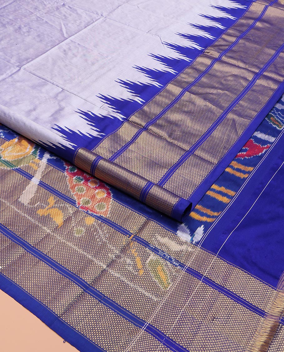 Grey Plain Ikkat Silk Saree, Complemented by a Contrast Temple Border of Diamond Designs, Pallu Features Ikkat Fauna Designs, and Paired with a Contrast Blouse - Image 2