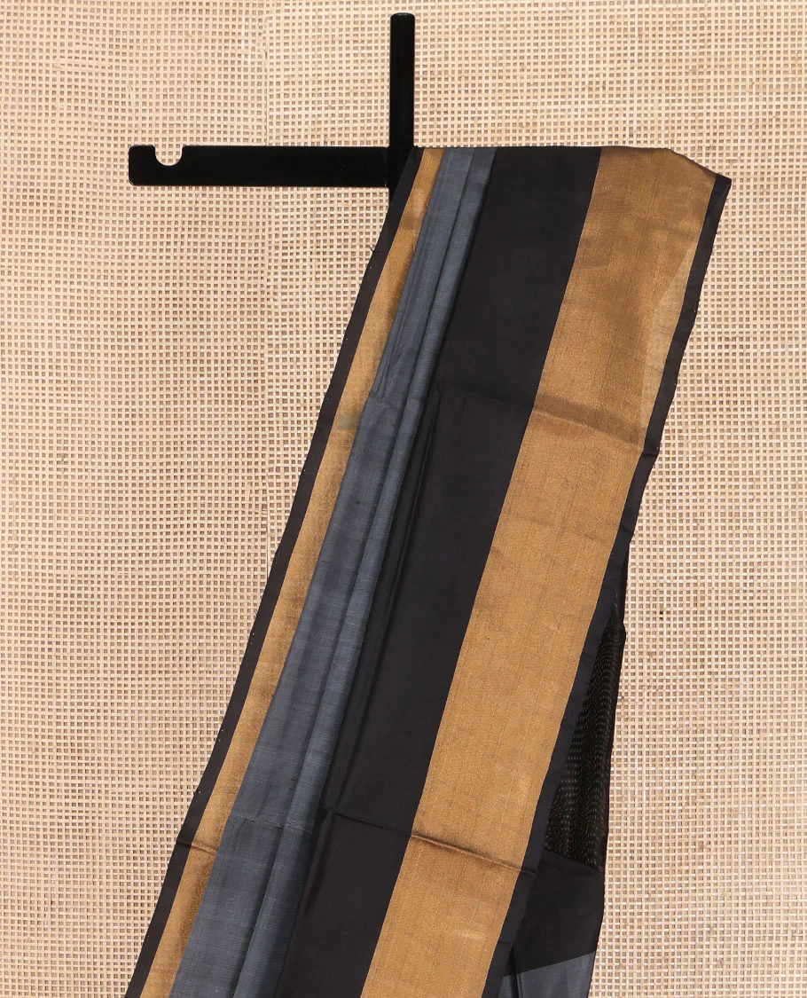 Grey Plain Uppada Silk Saree, Complemented by a Contrast Bavanji Border, Plain Pallu, and Paired with a Contrast Blouse - Image 3