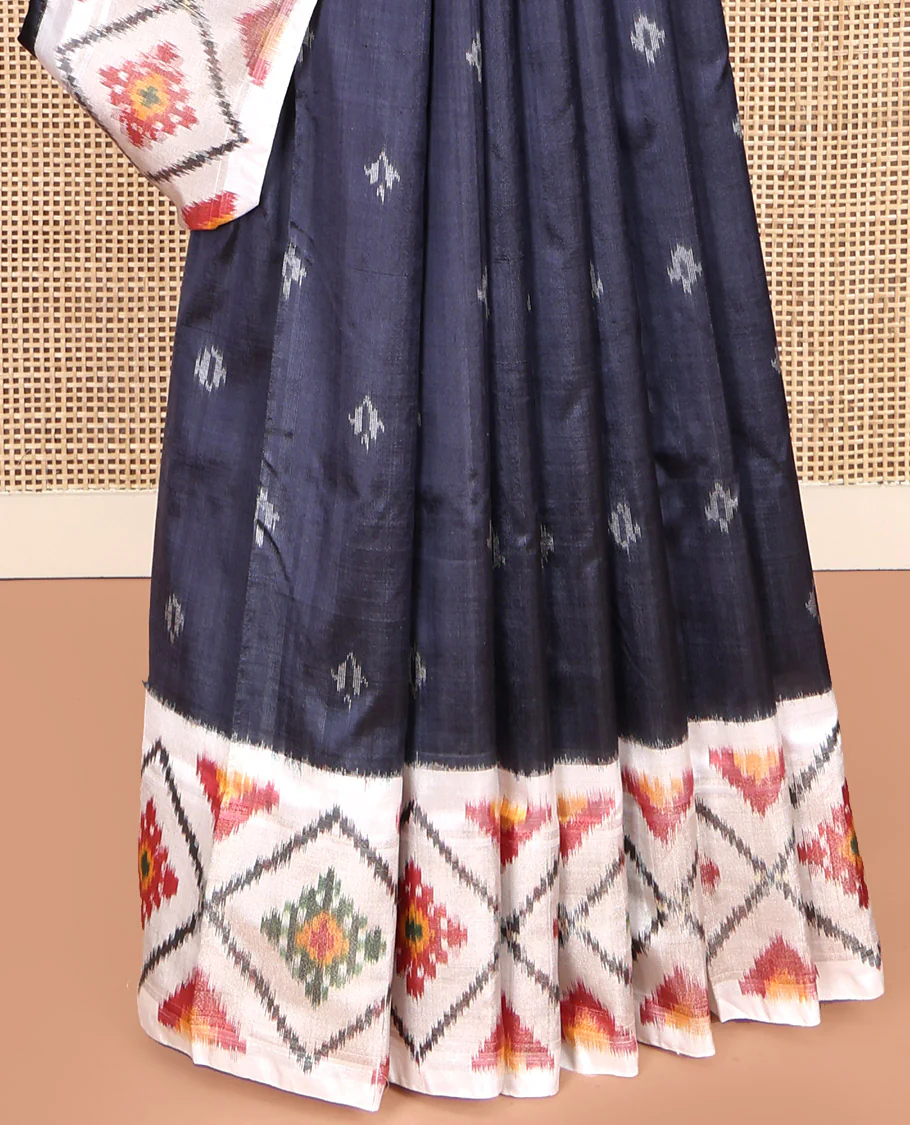 Grey Pochampally Ikat Silk Saree, Subtly Sparkled with Ikkat Buttas on Its Body, Complemented by a Contrast Diamond-Patterned Border, Pallu of Diamond-Patterns, and Paired with a Contrast Blouse - Image 4