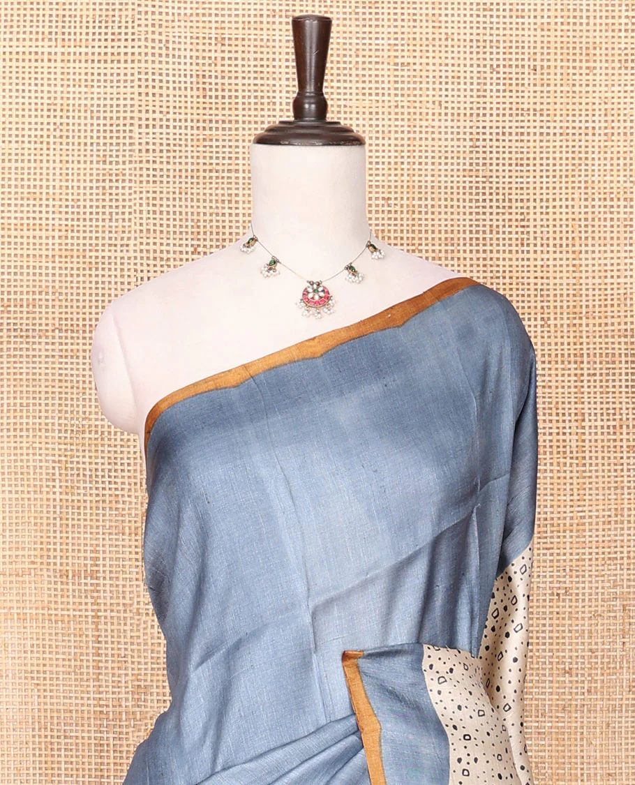 Grey Tussar Saree Printed with Pebble Motifs, Featuring a Contrast Piping Plain Border, with the Pallu and Blouse picturing a Realistic Big Deer Motif Print - Image 4