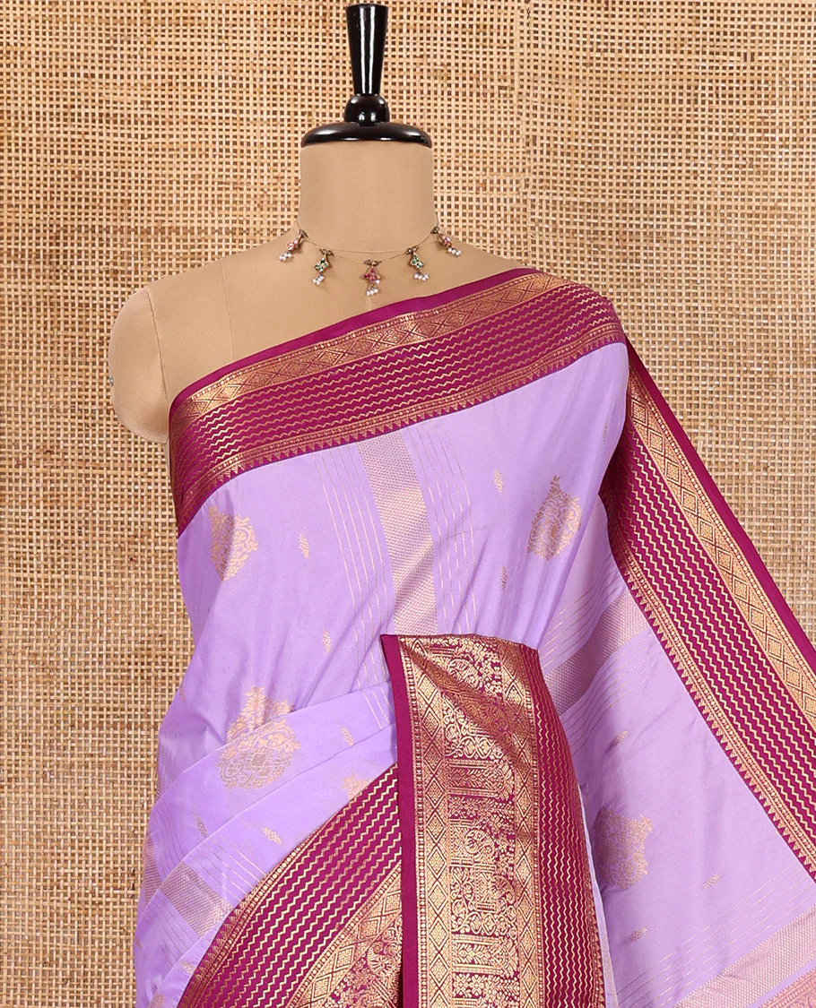Lavender Kanchipuram Budget Silk Saree, Accentuated with Zari Buttas and Zari Stripes All Over Its Body, Complemented by a Contrast Traditional Zari Design Border, Zari-Rich Jaal Pallu, and Paired with a Contrast Blouse - Image 5