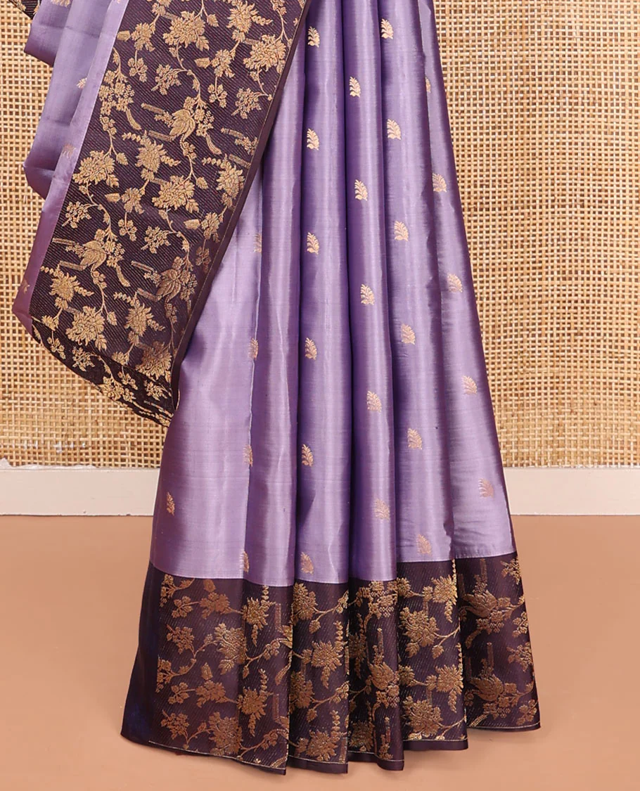 Lavender Vasundhara Silk Saree, Ornamented with Zari Buttas on Its Body, Complemented by Contrast Zari Border of Floral Jaal Designs, Gracefully Embellished Pallu of Floral Jaal Designs, and Paired with a Contrast Blouse - Image 4