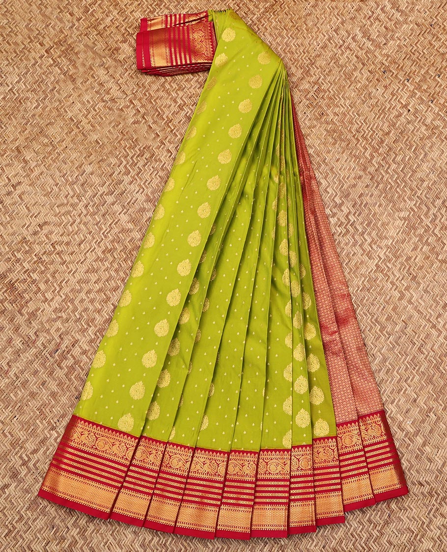 Leaf Green Budget Silk Saree, Delicately Woven with Zari Buttas on Its Body, Complemented by a Contrast Traditional Zari Varisai Pettu Border, Grand Jaal Pallu, and Paired with a Contrast Blouse - Image 2