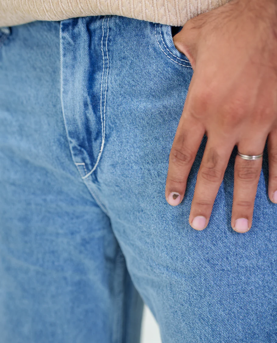 Light Blue Heathered Textured Denim Trousers Come with Baggy Fit and Regular Length - Image 5