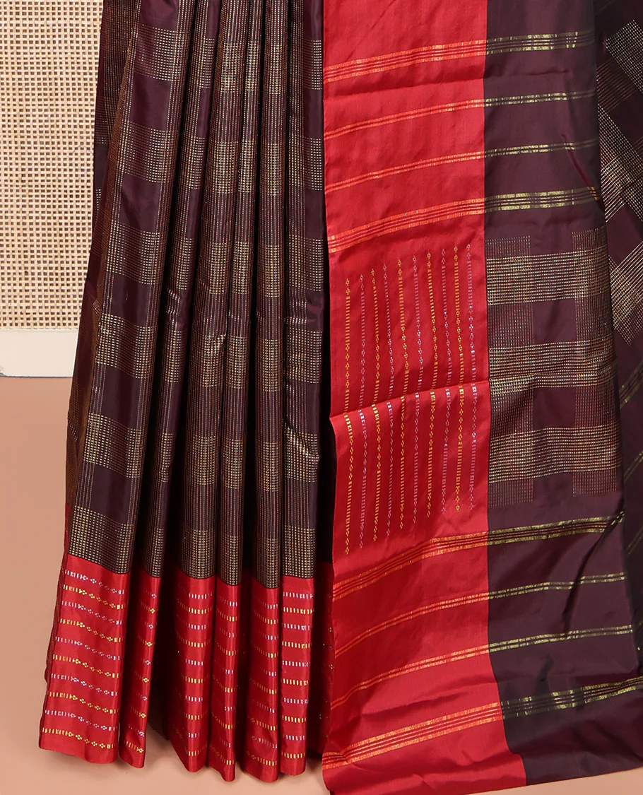 Maroon Aarani Gift Saree, Elevated with Checks on Its Body, Complemented by a Contrast Zari Striped Border, a Pallu of Zari Designs, and Paired with a Matching Blouse - Image 3