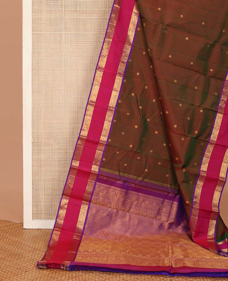 Maroon dual-tone mayil poun buttas Kanchipuram silk saree, contrast rettai pettu border of rekku, neli, mayil, and yaanai, designs, and jaal pallu - Image 3