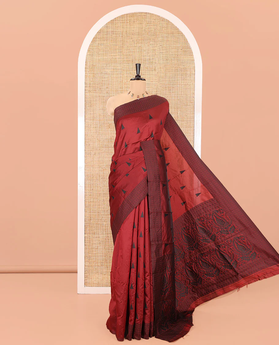 Maroon Kanchi Silk Saree, Adorned with Temple Buttas All Over Its Body, Subtly Sparkled With Floral Design Border, Pallu of Paisleys Design, and Paired with a Matching Blouse