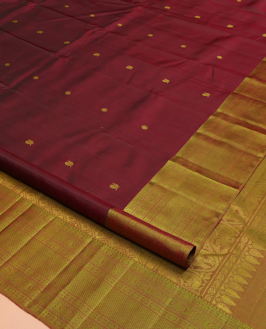 Maroon Kanchipuram Silk Saree, Delicately Woven with Mayil and Chakram Thread Buttas, Complemented by a Contrast Border of Rekku, Kamalam, Poun, Chakram, Kuyil Kann, and Then Kuli Kann Designs, Jaal Design Pallu, and Paired with a Contrast Blouse - Image 2
