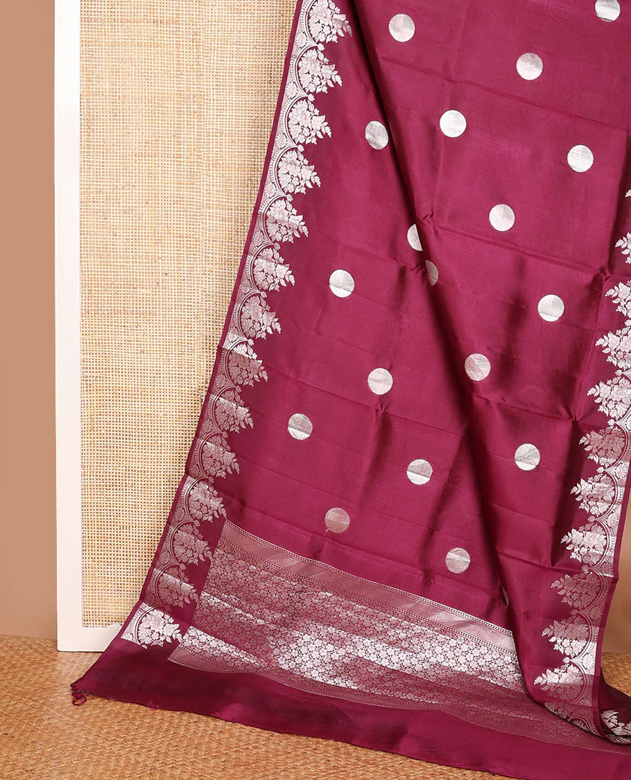 Maroon round-shaped zari buttas raw mango silk saree, zari border of scallop & floral designs & floral steeped pallu - Image 3