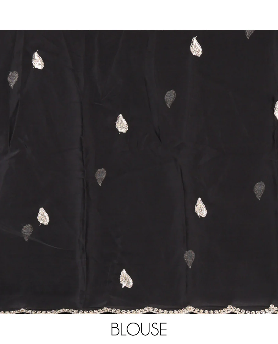 Mauve Rangoli Chiffon Saree, Finely Crafted with Floral Embroidery Motifs on Its Body, Scallop Embroidered Border, Embroidered Pallu, and Paired with a Contrast Blouse - Image 3