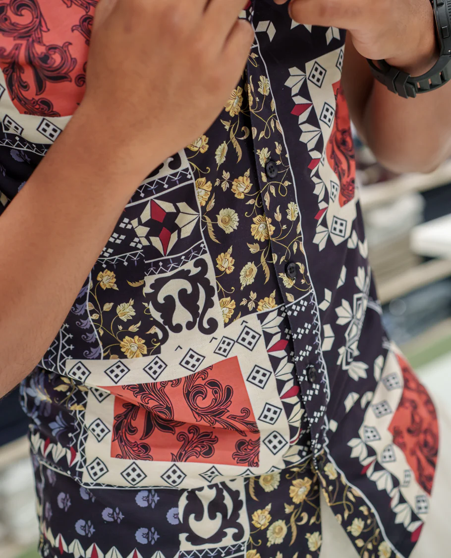 Multi-color Cotton-Blended Casual Shirt Comes with Intricate Print, Spread Collar, Half Sleeves, Regular Fit, and Regular Length - Image 5