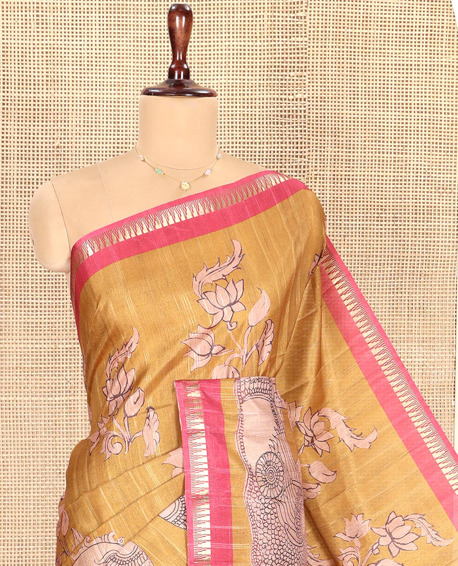 Mustard Semi-Tussar Silk Saree, Elegantly Detailed with Kalamkari-Style Human Motifs Printed on Its Body, Complemented by a Contrast Temple Zari Border, Creatively Kalamkari Printed Pallu, and Paired with a Contrast Blouse - Image 4