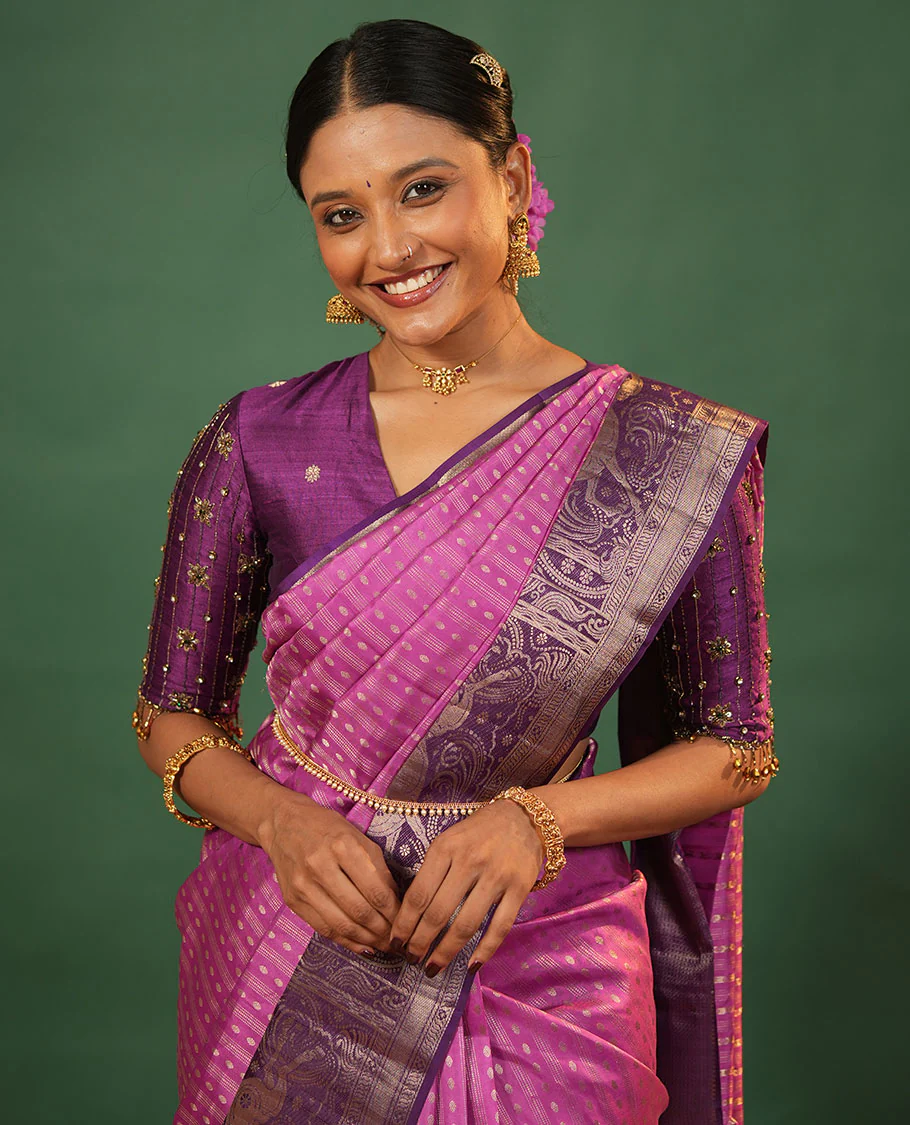 Onion pink varai oosai and rudraksham buttas Vasundhara silk saree, contrast kuthirai motifs zari woven border, and intricate pallu - Image 3