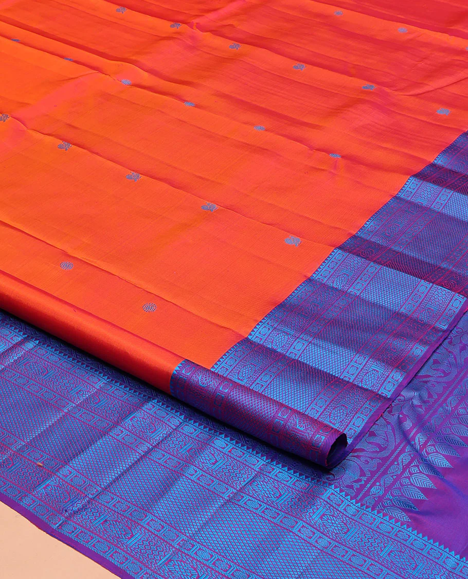 Orange Kanchipuram Silk Saree, Bedecked with Mayil and Chakram Thread Buttas on Its Body, Complemented by a Contrast Border of Rekku, Kamalam, Poun, Chakram, Kuyil Kann, and Then Kuli Kann Designs, Jaal Design Pallu, and Paired with a Contrast Blouse - Image 2