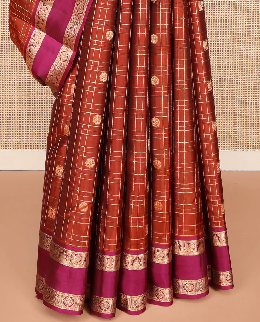Orange Vasundhara Lite Silk Mix Saree, Enriched with Mayil-Chakram Butta Enclosed Checks, Complemented by Contrast Rettai Pettu Border of Mayil, Thazampoo Rekku, and Laddu Kamalam Designs, Geometric Patterned Pallu, and Paired with a Contrast Blouse - Image 4
