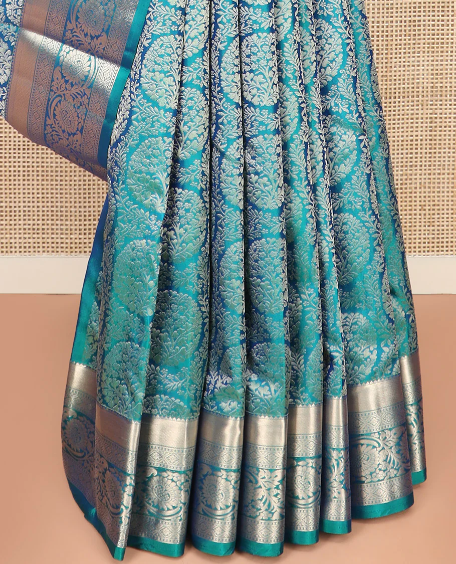 Peacock Blue Kanchipuram Silk Saree Opulently Embellished with Jacquard Design, Highlighted with Zari Border of Rekku, Ogee, and Kodi Visiry Designs, Elegantly Detailed Pallu of Geometric Designs, and Paired with a Matching Blouse - Image 4