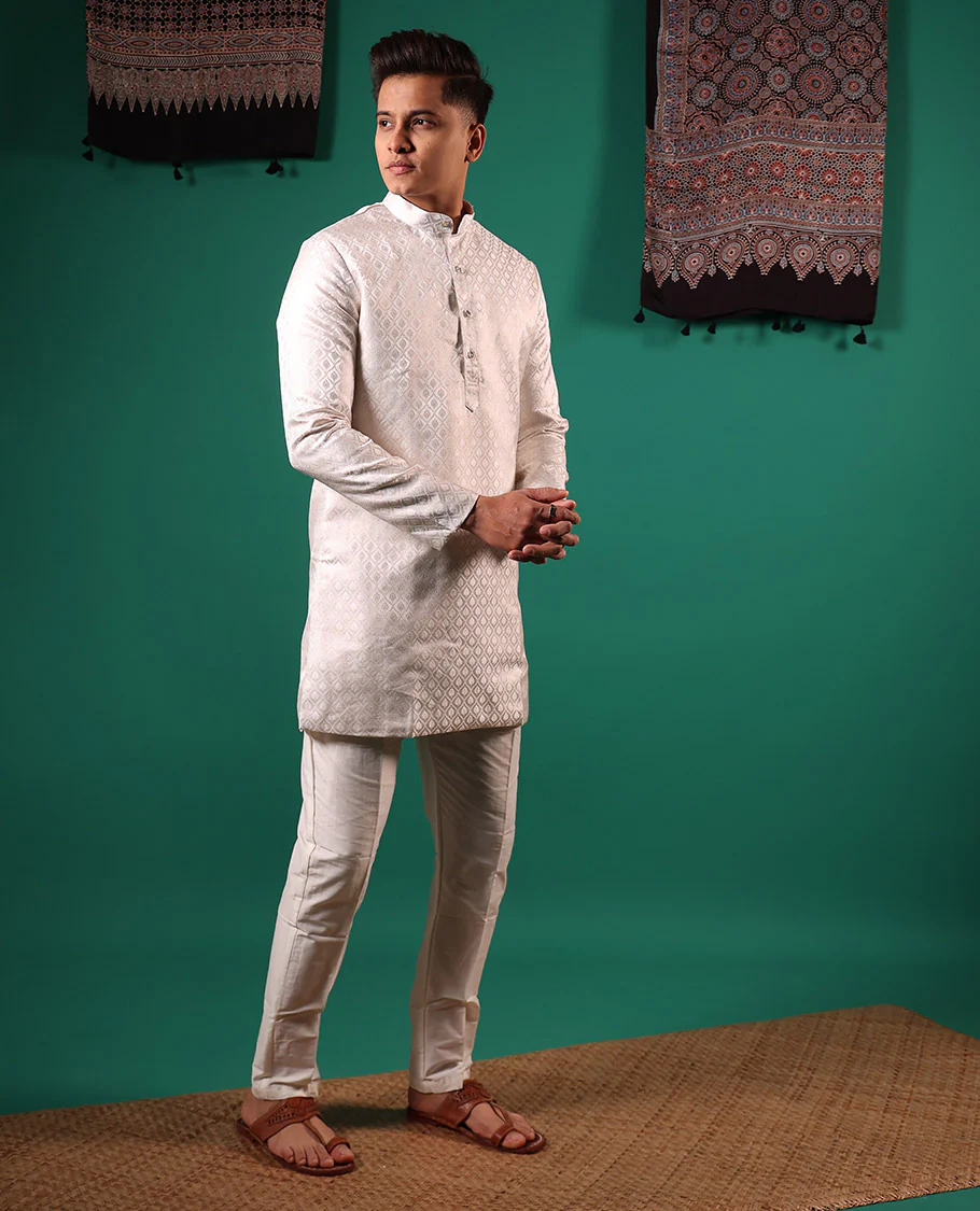 Pearl white butta enclosed jaal embossed full-sleeved men's kurta - Image 3