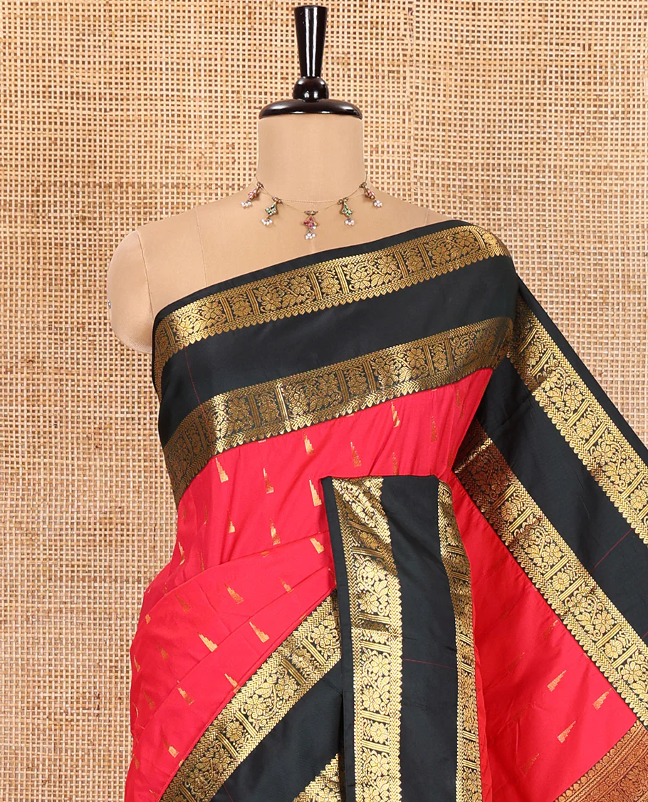 Pink Kanchipuram Budget Silk Saree, Elevated with Temple Zari Buttas All Over Its Body, Complemented by a Contrast Traditional Zari Design Rettai Pettu Border, Opulently Embellished Pallu, and Paired with a Contrast Blouse - Image 2