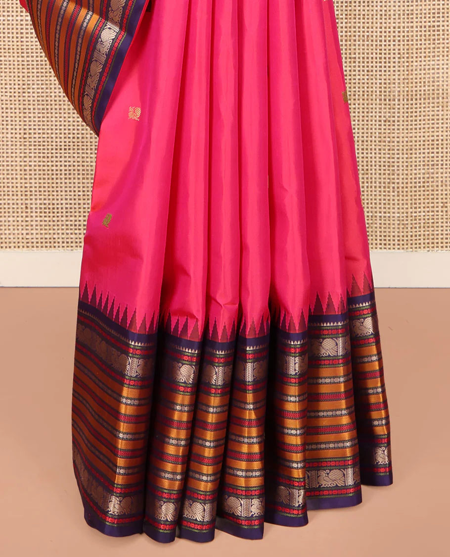 Pink Kanchipuram Silk Saree, Artfully Designed with Mayil Buttas on Its Body, Complemented by a Contrast Border of Rekku, Rudraksham, Mayil, and Kathir Designs, Pallu Steeped with Geometric Designs, and Paired with a Contrast Blouse - Image 4