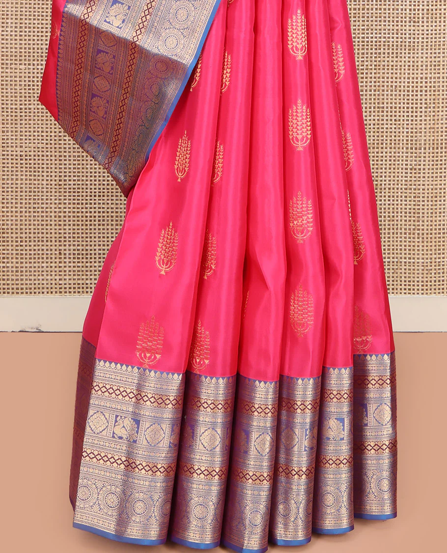 Pink Vasundhara Lite Silk Mix Saree, Beautified with Deepam Buttas, Complemented by a Contrast Border of Thilakam Mokku, Poun, Muthu, Diamond and Chakram Designs, Pallu Steeped with Chakram Designs, and Paired with a Contrast Blouse - Image 4