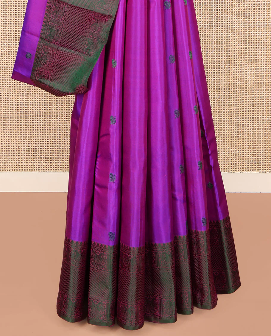 Purple Kanchipuram Silk Saree, Adorned with Diamond and Mayil Thread Buttas on Its Body, Complemented by a Contrast Border of Thilakam Mokku, Iruthalai Pakshi, and Kuyil Kann Designs, Pallu of Jaal Designs, and Paired with a Contrast Blouse - Image 4