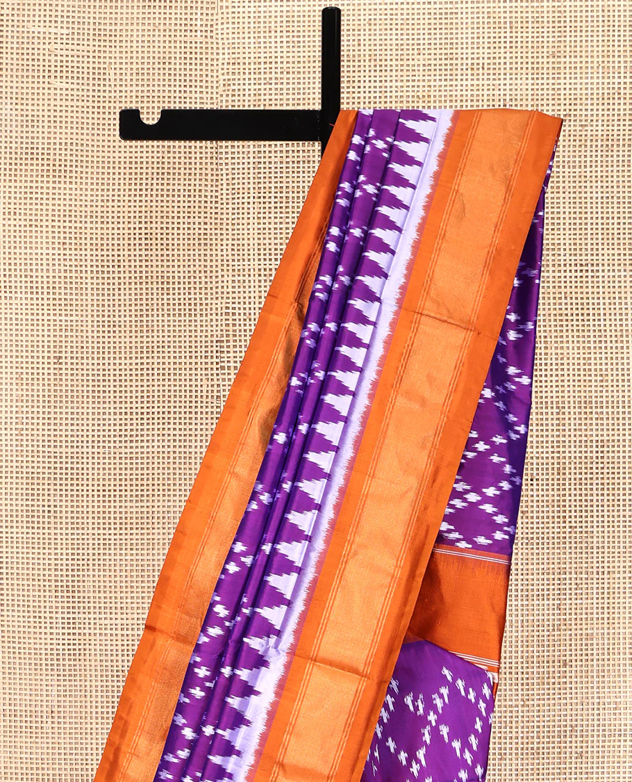 Purple Pochampally Ikat Silk Saree, Elevated with Ikat Jaal Designs on Its Body, Complemented by a Contrast Temple Border, Pallu of Ogee Pattern in Ikkat Weave, and Paired with a Contrast Blouse - Image 3