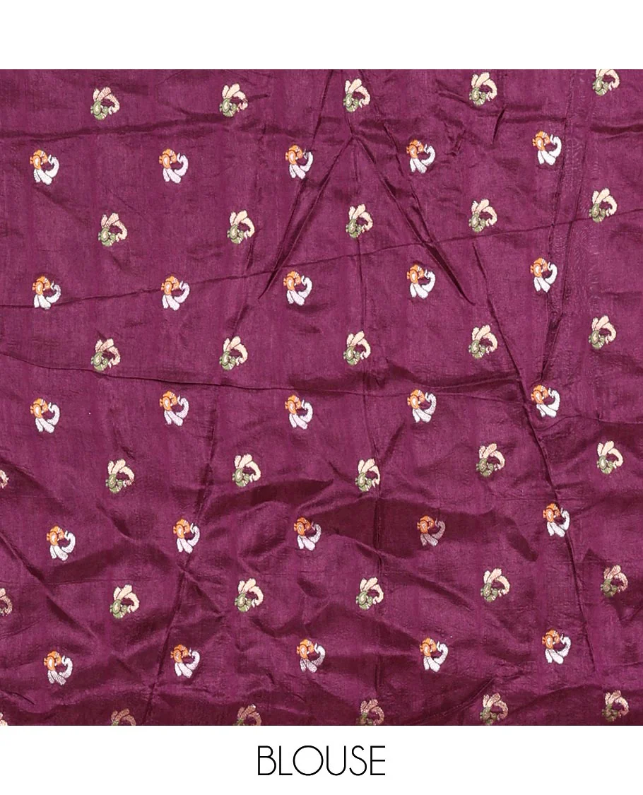 Purple Russian Silk Saree Featuring Double-Sided Plain and Central Zari Elephant Motifs Weave, Accentuated by a Subtle Traditional Zari Border, Enhanced with a Zari-Designed Pallu, and Paired with a Blouse Depicting Meenakari Peacocks - Image 3