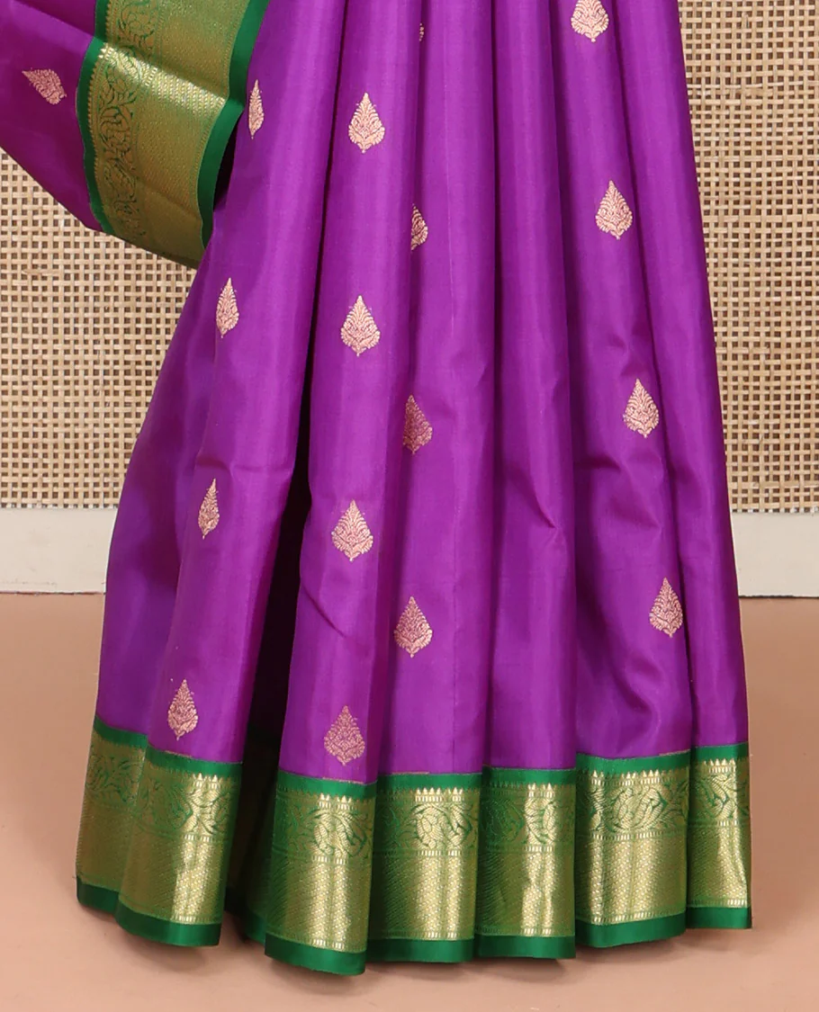 Purple Vasundhara Silk Saree, Ornamented with Zari Buttas All Over Its Body, Complemented by a Contrast Border of Rekku, Muthu, and Kodi Visiry Designs, Grand Pallu Steeped with Manga Designs, and Paired with a Contrast Blouse - Image 4