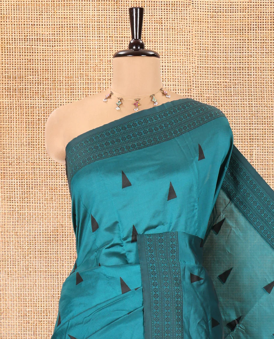 Rama Kanchi Silk Saree, Adorned with Temple Buttas All Over Its Body, Subtly Sparkled With Floral Design Border, Pallu of Paisleys Design, and Paired with a Matching Blouse - Image 2