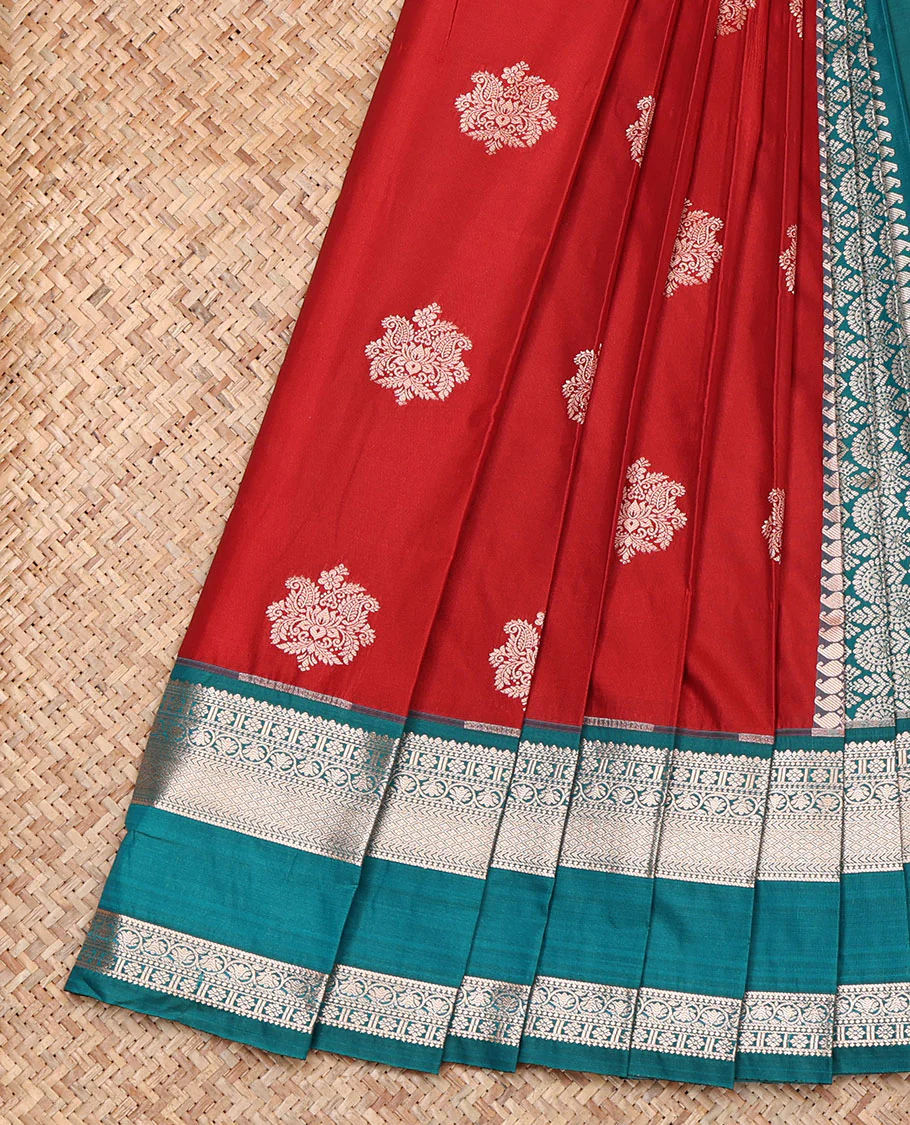 Red Budget Silk Saree, Adorned with Zari Buttas, Complemented by a Contrast Traditional Zari Rettai Pettu Border, Pallu of Intricate Design, and a Contrast Blouse