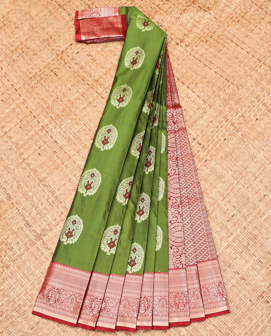 Green Budget Silk Saree, Bedecked with Zari Buttas, Captivating Contrast Traditional Zari Design Border, Intricately Designed Pallu, and Has a Contrast Blouse - Image 2