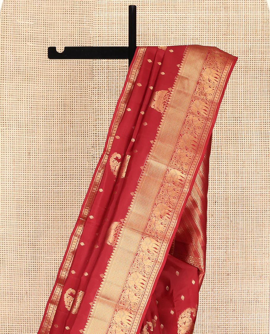 Red Vasundhara Lite Silk Mix Saree, Ornamented with Manga Zari Buttas on Its Body, Highlighted by a Zari Border of Rekku, Yaanai, and Rudraksham Designs, Pallu of Diagonal Designs, and Paired with a Matching Blouse - Image 3