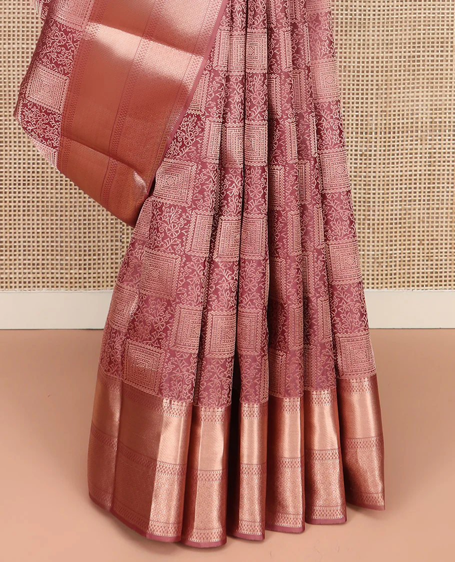 Rosewood Pink Kanchipuram Wedding Silk Saree Elegantly Adorned with Jacquard Designs, Highlighted with Zari Border of Thilakam, Muthu, and Scallop Designs, Majestically Detailed Pallu, and Paired with a Matching Blouse - Image 4