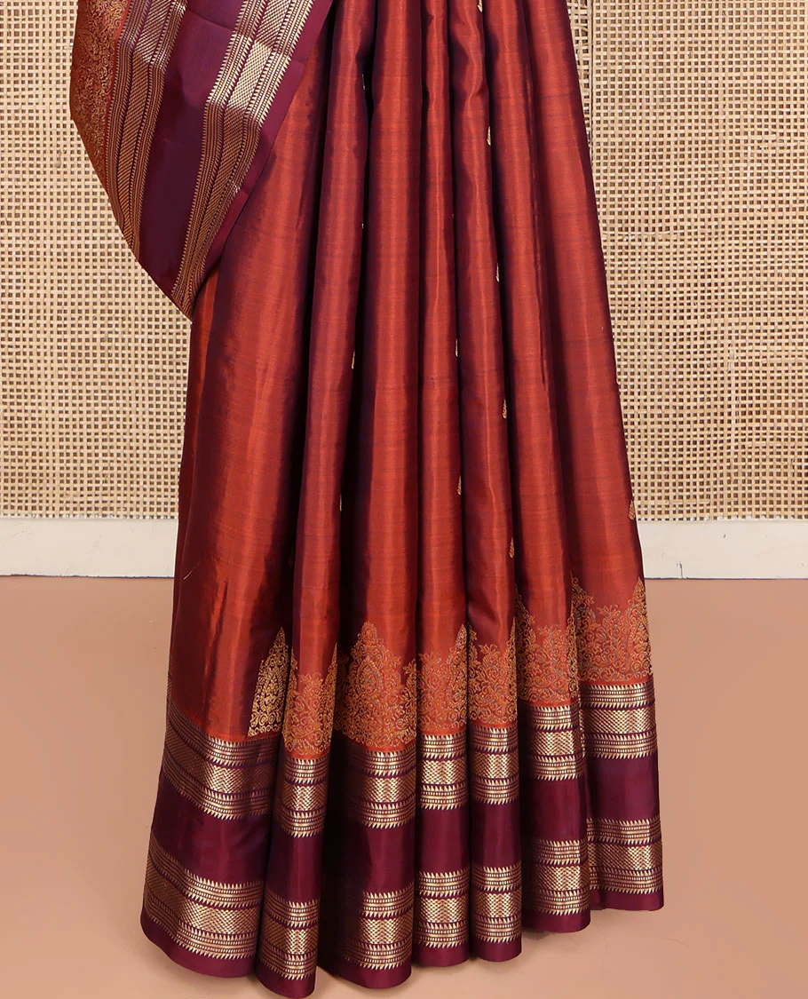 Rust Orange Vasundhara Silk Saree, Enriched with Zari Buttas All Over Its Body, Complemented by a Contrast Rettai Pettu Border of Ara Bogudi, Banaras, Muthu, and Ara Maadam Designs, Grand Jaal Pallu, and Paired with a Contrast Blouse - Image 4