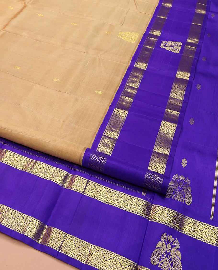 Sandal Kanchipuram Silk Saree, Highlighted with Zari Buttas on Its Body, Complemented by a Contrast One-Sided Korvai Border of Diamond and Mayil Designs, Pallu Features Floral and Paisley Designs, and Comes Without a Blouse - Image 2