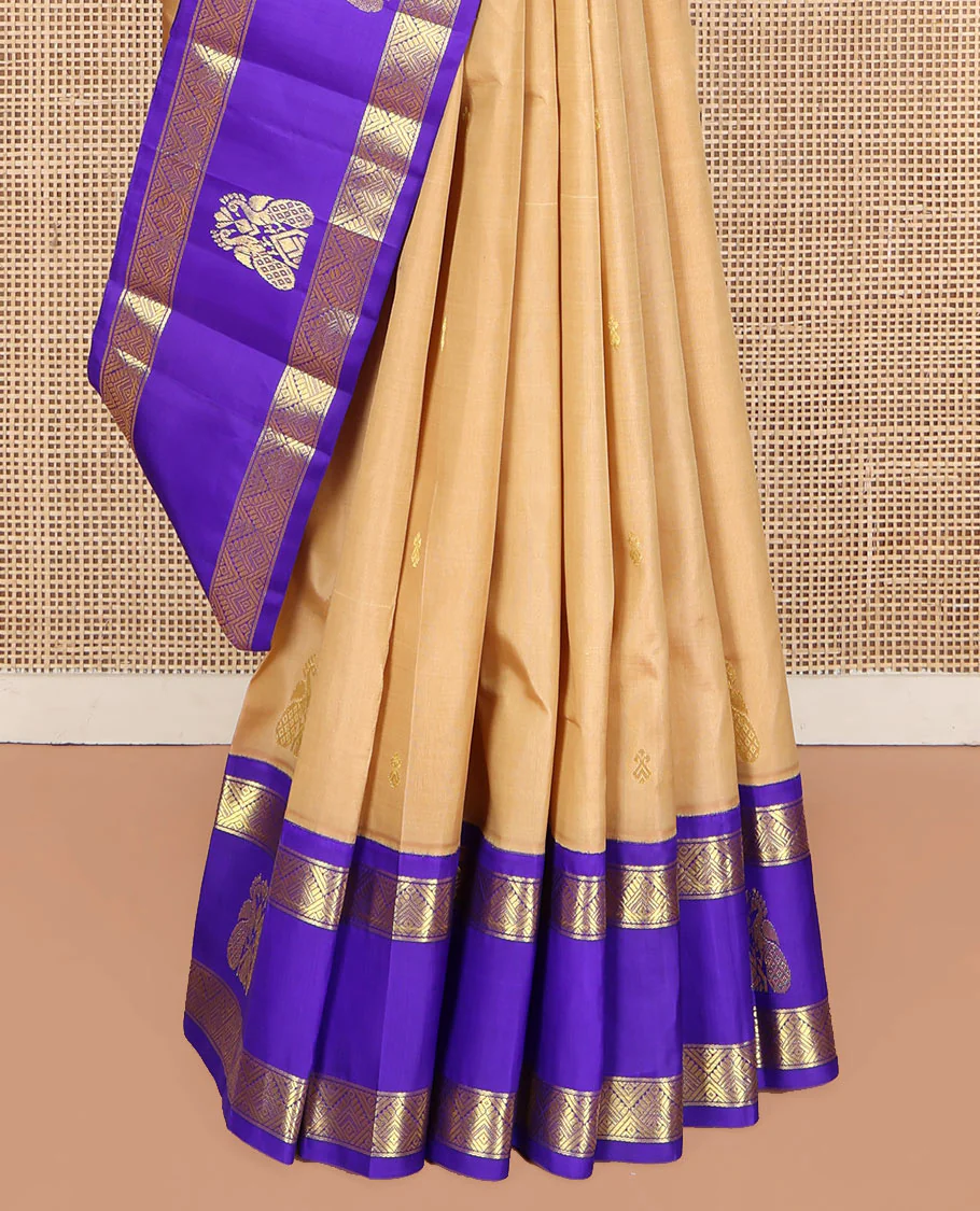 Sandal Kanchipuram Silk Saree, Highlighted with Zari Buttas on Its Body, Complemented by a Contrast One-Sided Korvai Border of Diamond and Mayil Designs, Pallu Features Floral and Paisley Designs, and Comes Without a Blouse - Image 4