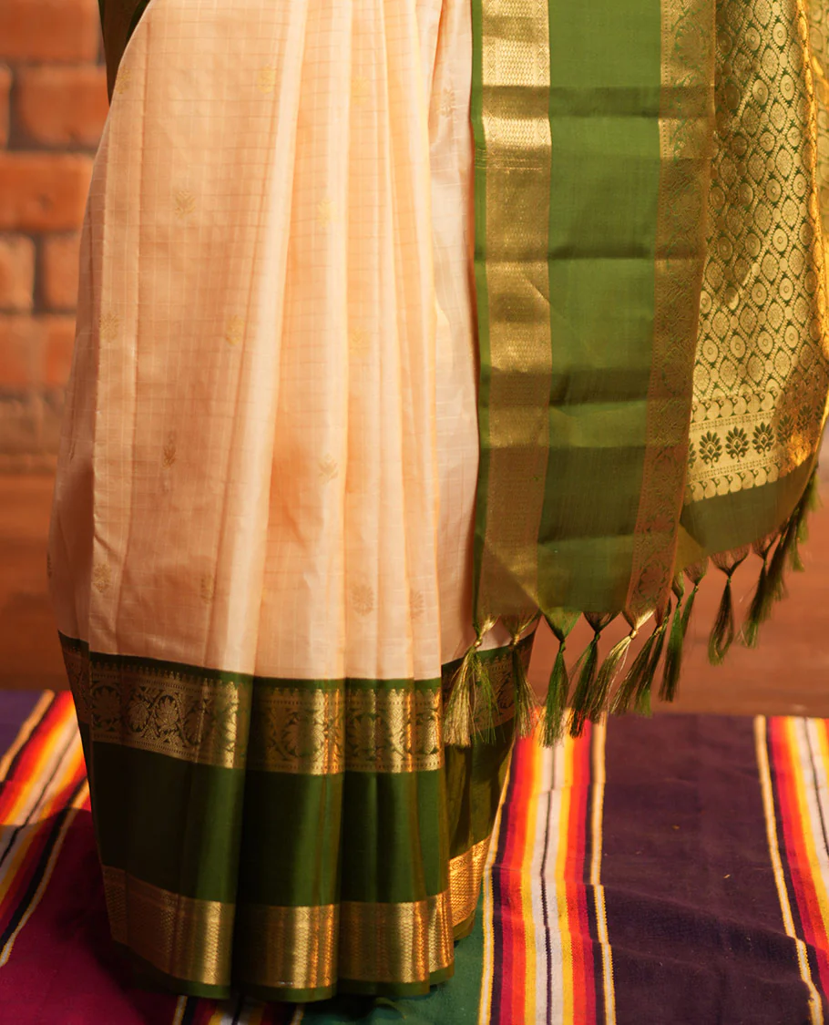 Sandal Vasundhara Silk Saree, Finely Crafted with Zari Buttas and Checked Design, Complemented by a Contrast One-Sided Rettai Pettu Border of Rekku, Laddu Kamalam, Mayil Kann and Kodi Visiry Designs, Grand Jaal Pallu, and Paired with a Contrast Blouse - Image 7