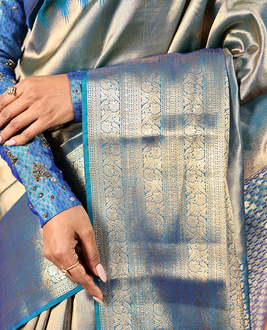 Scintillating Blue Vasundhara Lite-Silk Mix Saree, Gleamed Up with Zari on Its Body, Highlighted by Thazampoo Rekku Border of Neli, Paisa, Cross Kamalam, and Kodi Visiry Designs, a Grand Geometric-Patterned Pallu, and Paired with a Matching Blouse - Image 4