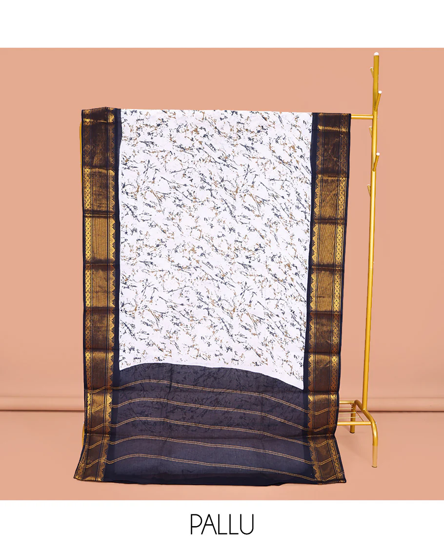 White-Blue Sungudi Cotton Saree, Uniquely Printed with Paint-Like Splashes on Its Body, Complemented by a Contrast Traditional Zari Design Border, Zari-Striped Pallu, and Has No Blouse - Image 2