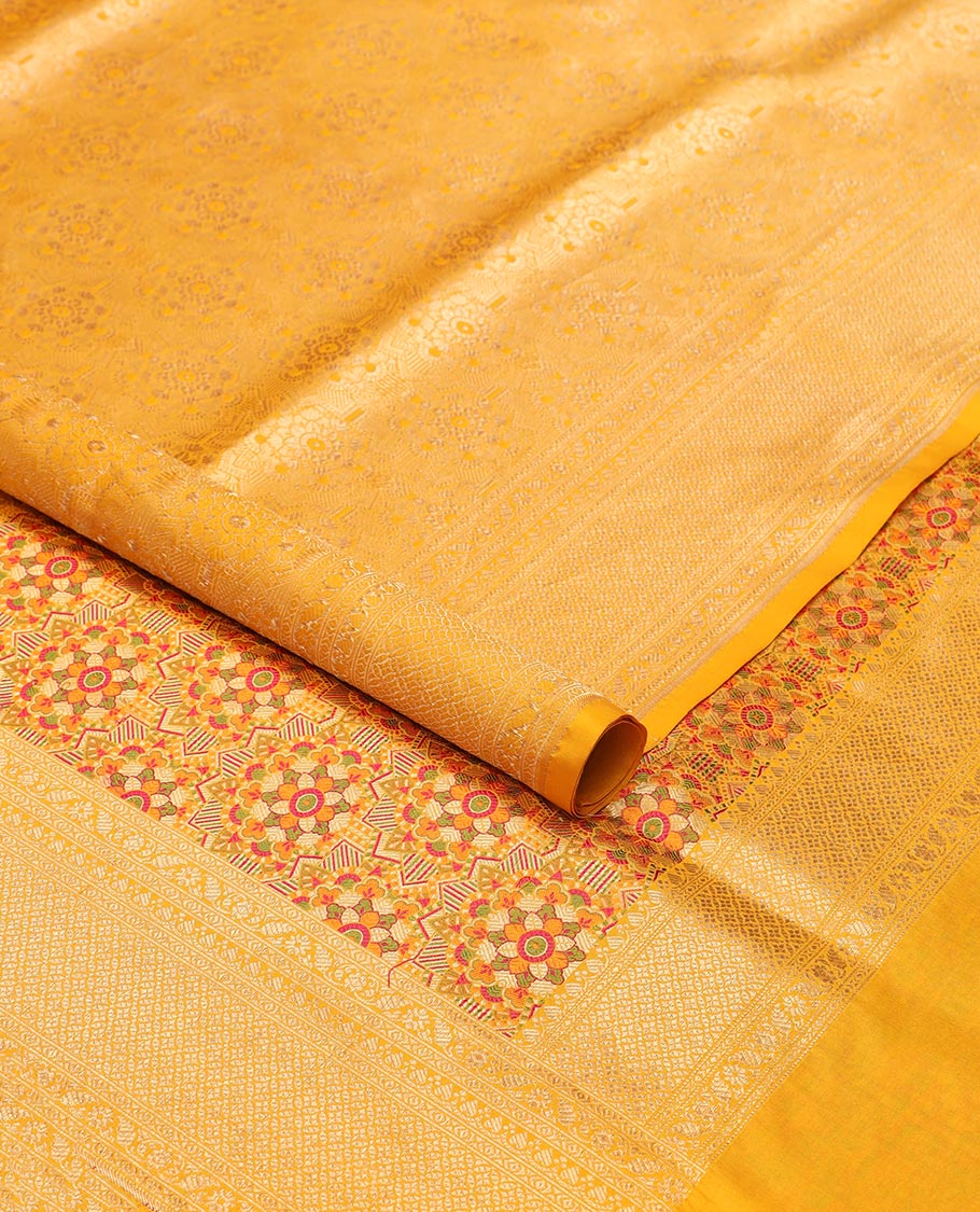 Yellow floral jacquard with self intricate zari design border & floral zari design pallu - Image 2