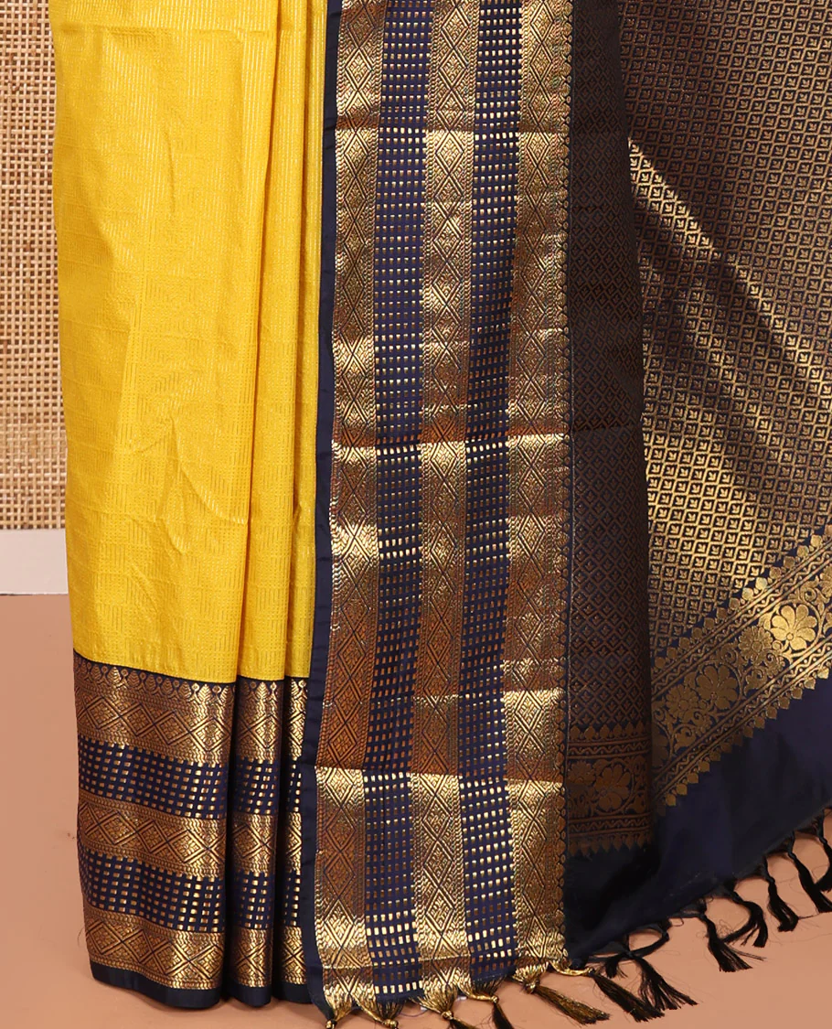 Yellow Kanchipuram Budget Silk Saree, Subtly Sparkled with Geometric Jacquard All Over Its Body, Complemented by a Contrast Traditional Zari Border of Diamond Designs, Grand Jaal Pallu, and Paired with a Contrast Blouse - Image 3