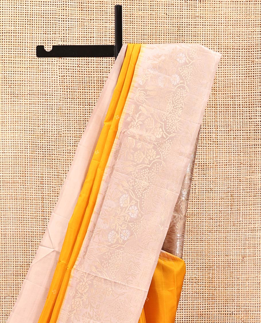 Yellow Mayuri Soft Silk Saree, Subtly Woven with Buttas All Over Its Body, Complemented by Contrast Artfully Woven Border, Pallu of Floral Designs, and Paired with a Contrast Blouse - Image 3