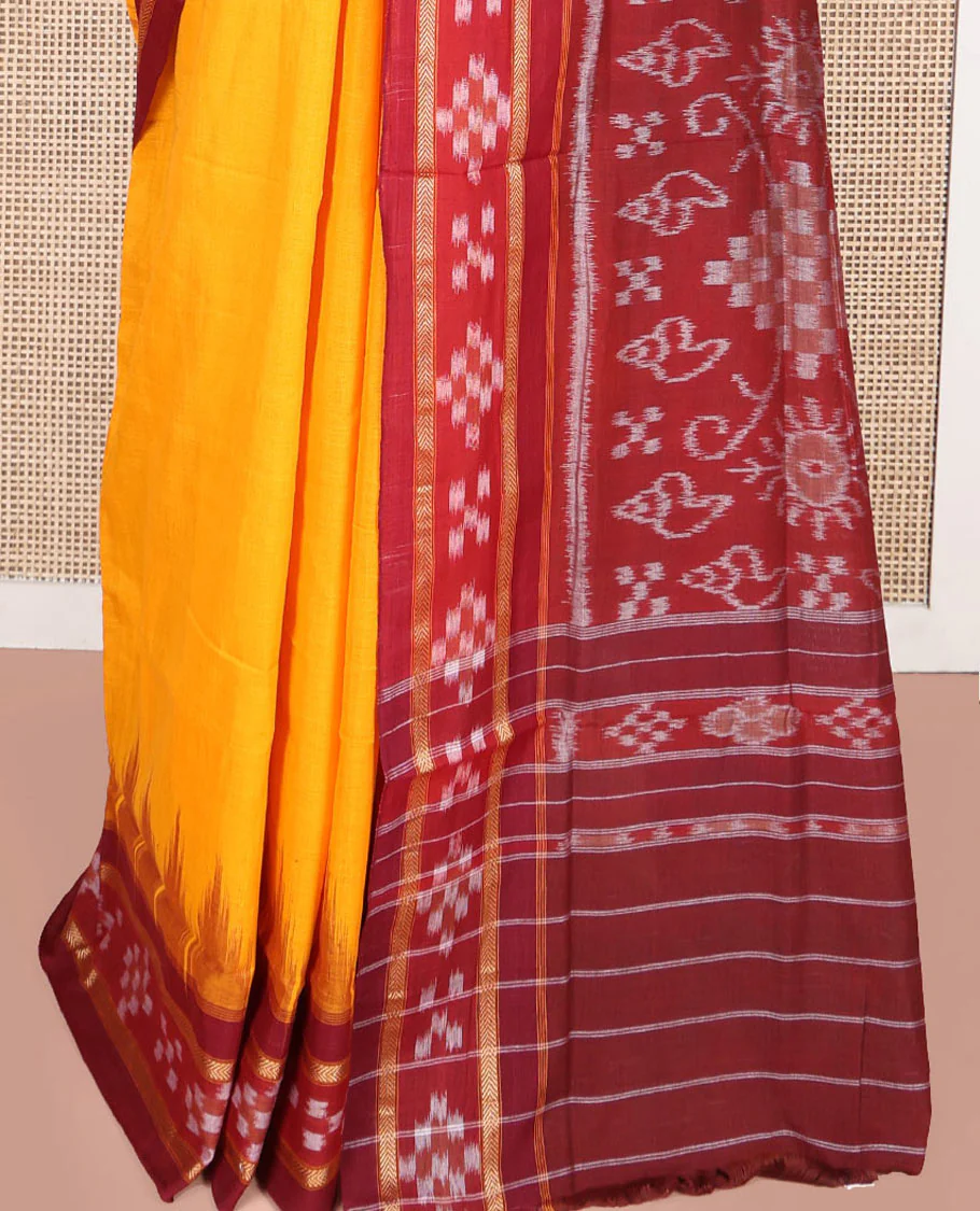 Yellow Plain Odisha Cotton Saree, Complemented by a Contrast Temple Border of Pasapalli Weaves, Pallu Features Intricate Patterns, and Paired with a Matching Blouse - Image 4
